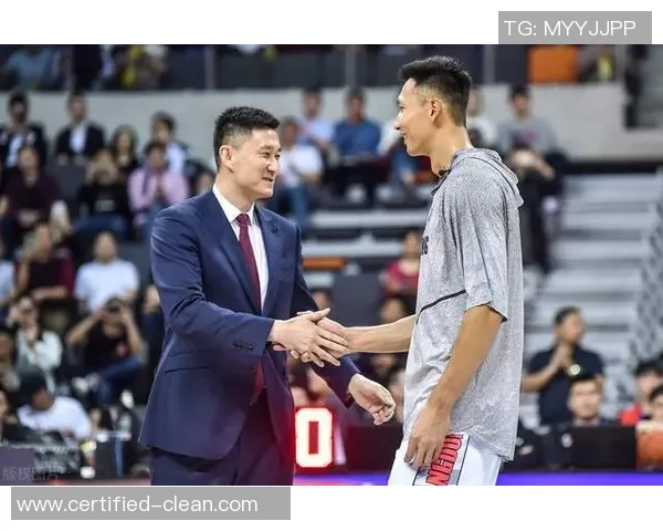 姚明亲临现场观看男篮比赛展现对篮球事业的热爱与支持