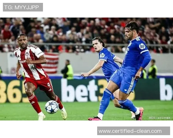 英超精彩对决波尔图与皇马激战成和逆转瞬间引发全场热烈反响