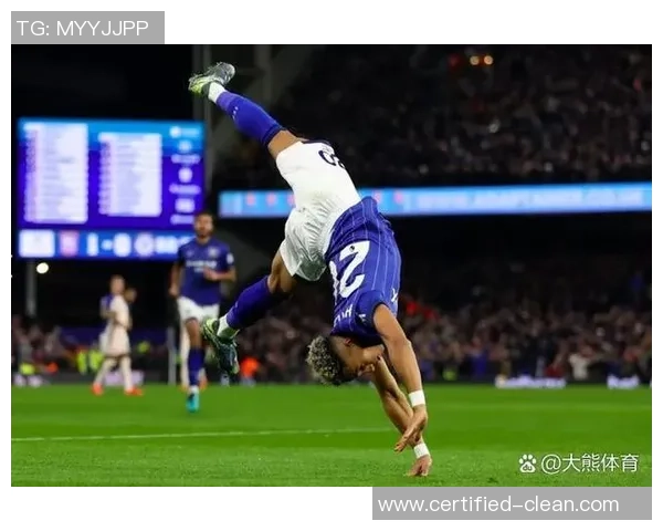 英超惊天冷门里昂顽强逼平曼联全场沸腾