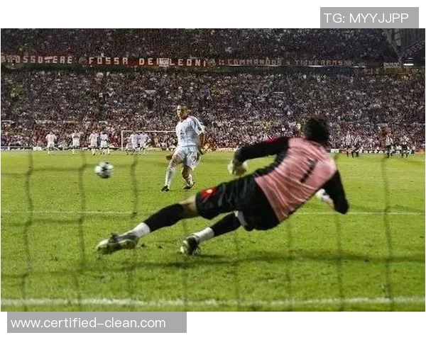 意甲激战：多特蒙德与曼联鏖战成平局全场沸腾瞬间回顾