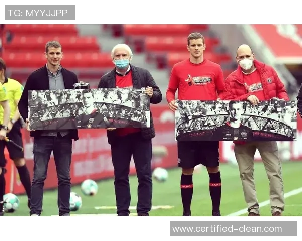 友谊赛精彩回顾：里昂以3-0战胜莱比锡绝杀瞬间引发全场欢呼