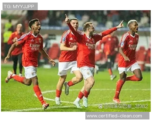 欧冠激战:那不勒斯与本菲卡互交白卷乌龙球瞬间引发全场热议 欧冠激战:那不勒斯与本菲卡互交白卷乌龙球瞬间引发全场热议