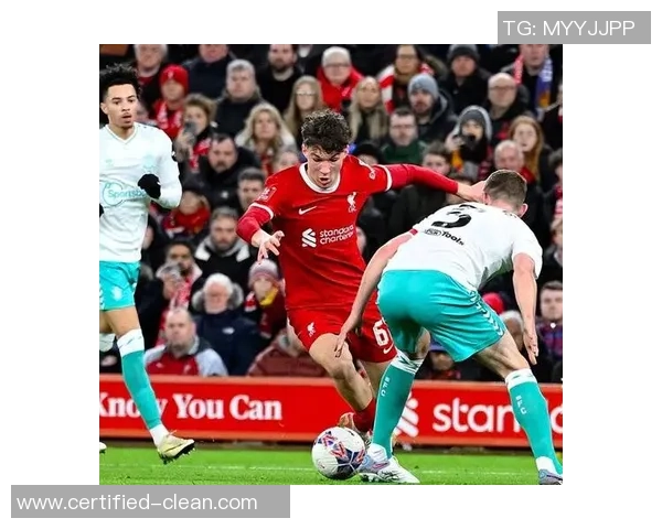 欧联杯曼联绝杀利物浦引发争议判罚全场沸腾瞬间回顾