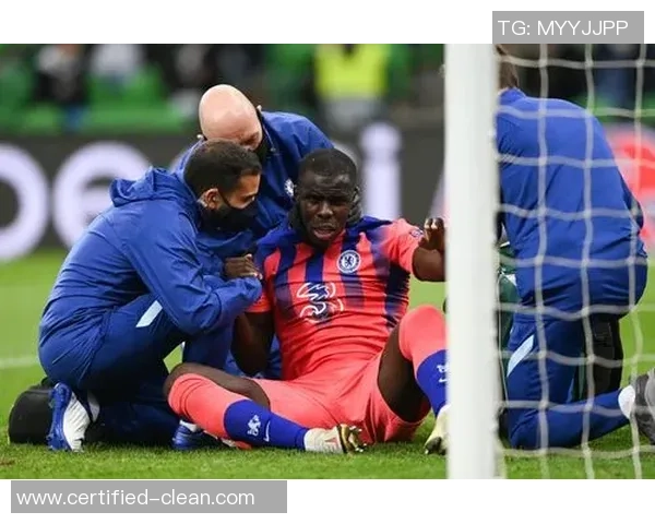 友谊赛精彩对决里昂与切尔西互交白卷引发全场热议 友谊赛精彩对决里昂与切尔西互交白卷引发全场热议