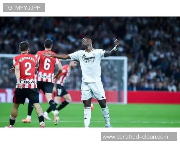 国王杯精彩对决利物浦3-0战胜皇马引发争议判罚全场沸腾 国王杯精彩对决利物浦3-0战胜皇马引发争议判罚全场沸腾