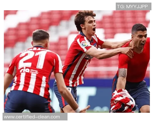 友谊赛精彩对决马竞与巴黎圣日耳曼战成平局帽子戏法引发全场欢呼