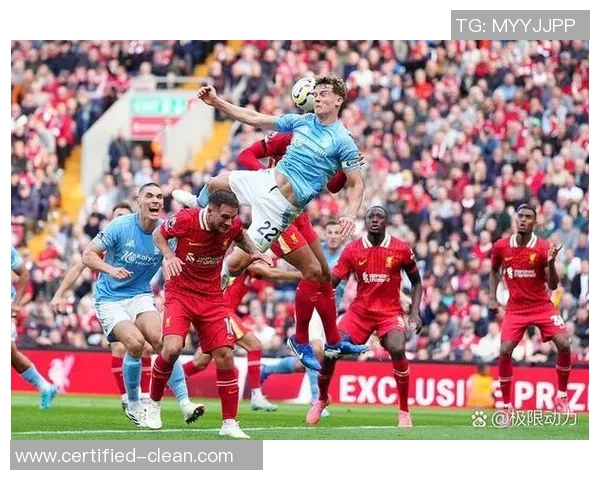 英超激战：利物浦3-0巴萨红牌事件引发全场热议与激情
