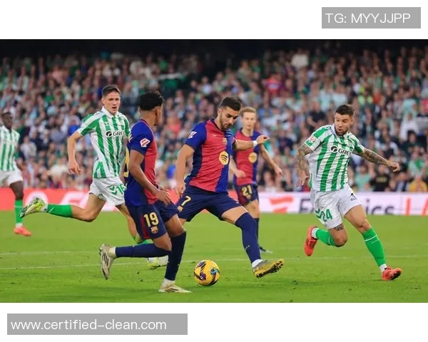 德甲精彩对决巴萨绝杀本菲卡引发争议判罚全场沸腾 德甲精彩对决巴萨绝杀本菲卡引发争议判罚全场沸腾