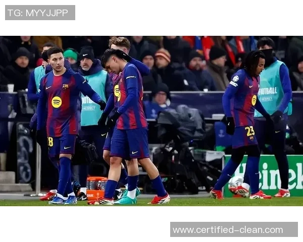 欧冠激战巴萨与巴黎圣日耳曼战成平局乌龙球引发全场热议与争议判罚 欧冠激战巴萨与巴黎圣日耳曼战成平局乌龙球引发全场热议与争议判罚