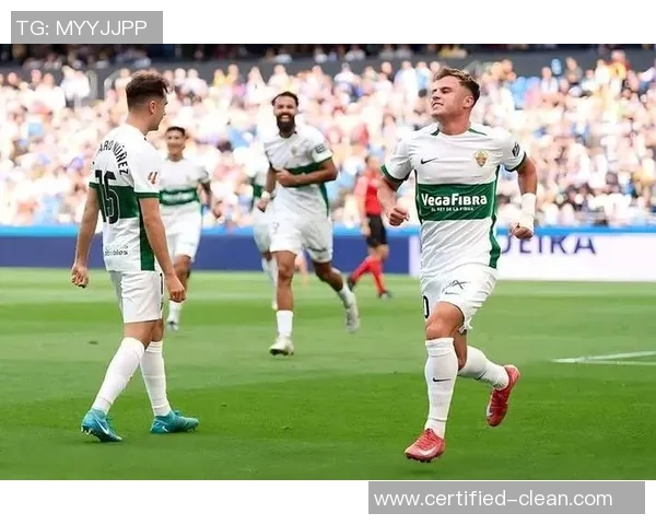 西甲焦点战皇马大胜切尔西补时进球点燃全场气氛与转会传闻交织 西甲焦点战皇马大胜切尔西补时进球点燃全场气氛与转会传闻交织